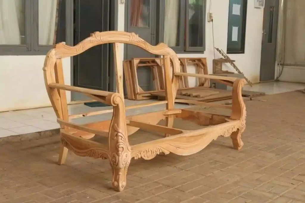 مقایسه کلاف مبل چوبی با فلزی کدام بهتر است؟